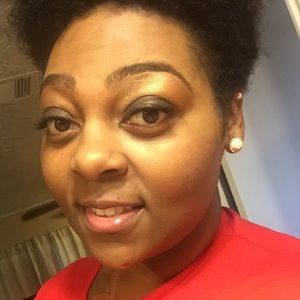 Meet your Posher, Joia